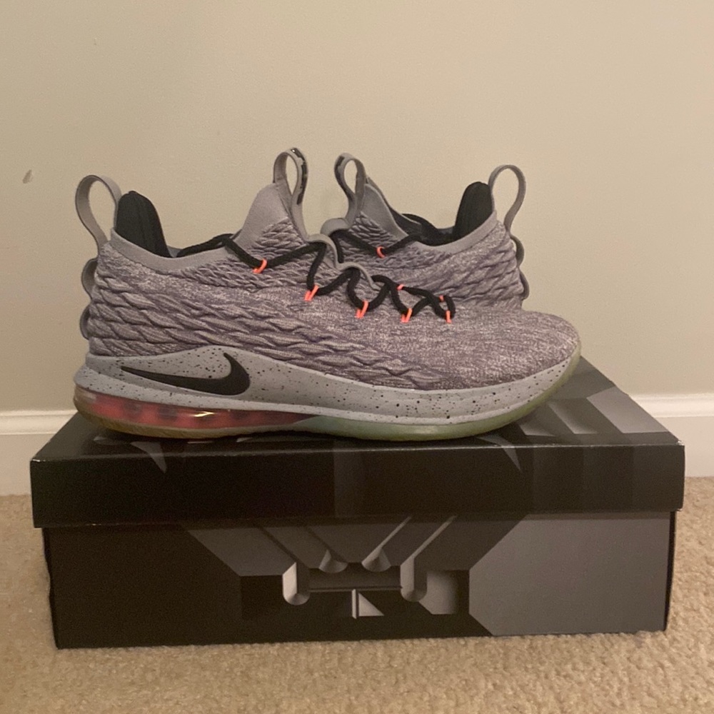 Lebron XV low (melon)